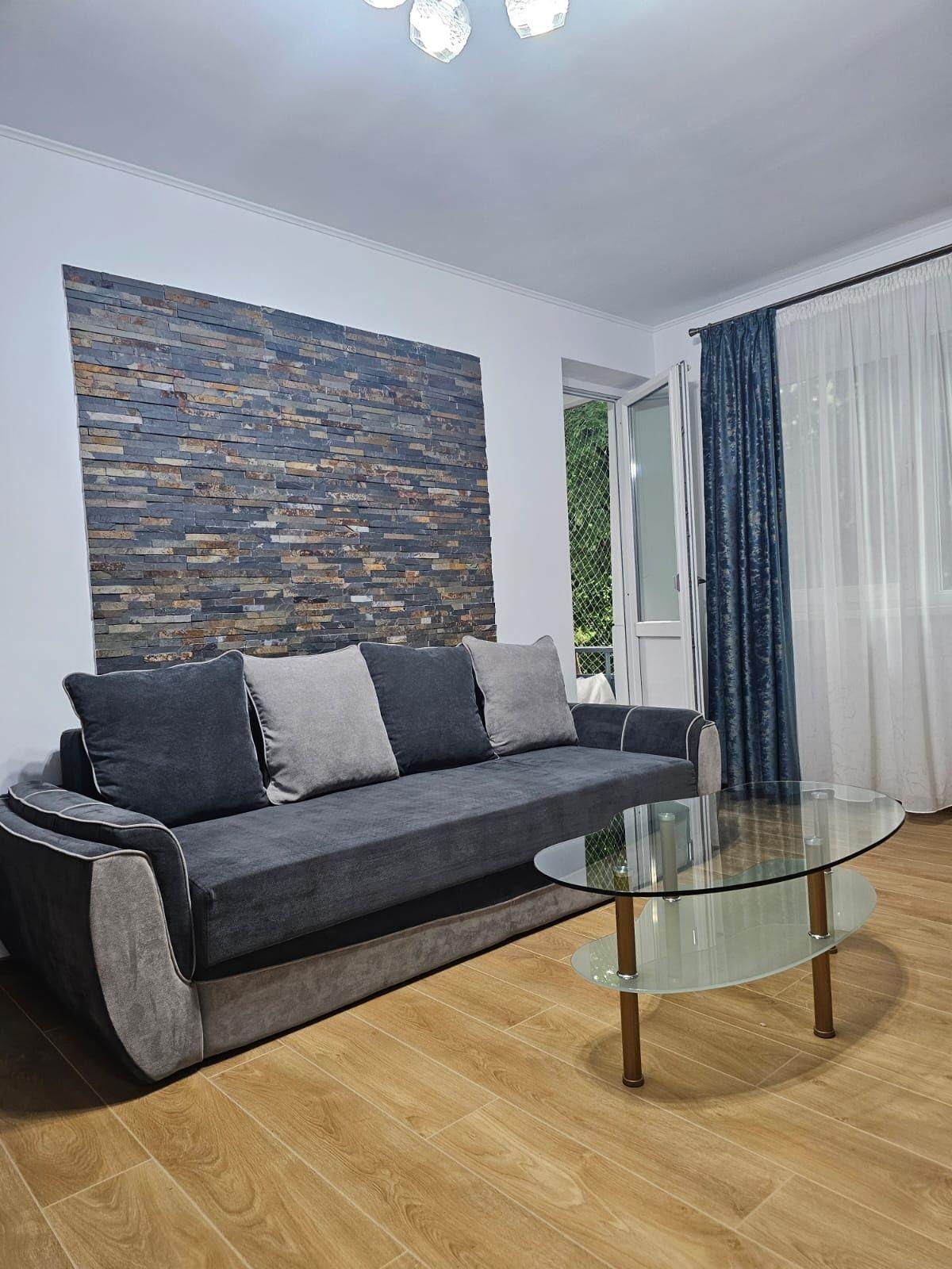 Proprietar , închiriez 2 camere Plazza , loc parcare  resedinta