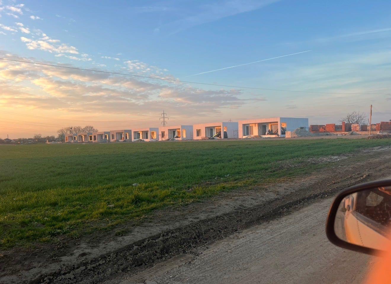 Teren extravilan vis a vis de EquiPark - imagine 1