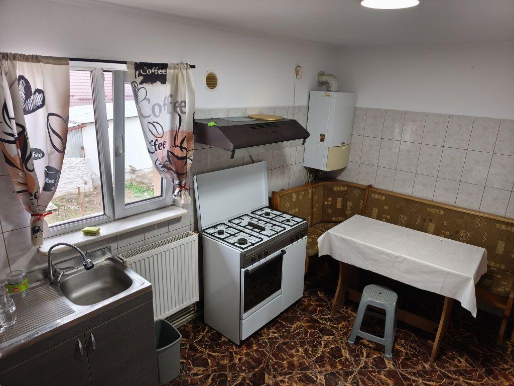 Închiriere apartament la casă - imagine 1