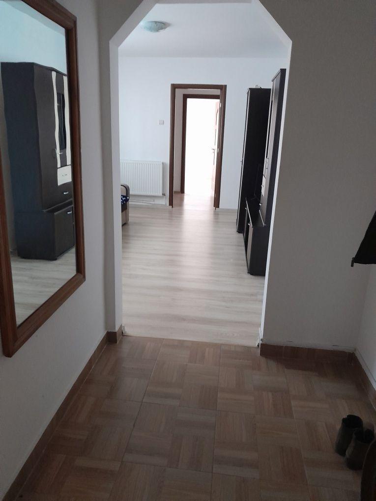 Vand apartament zona Albina - imagine 1