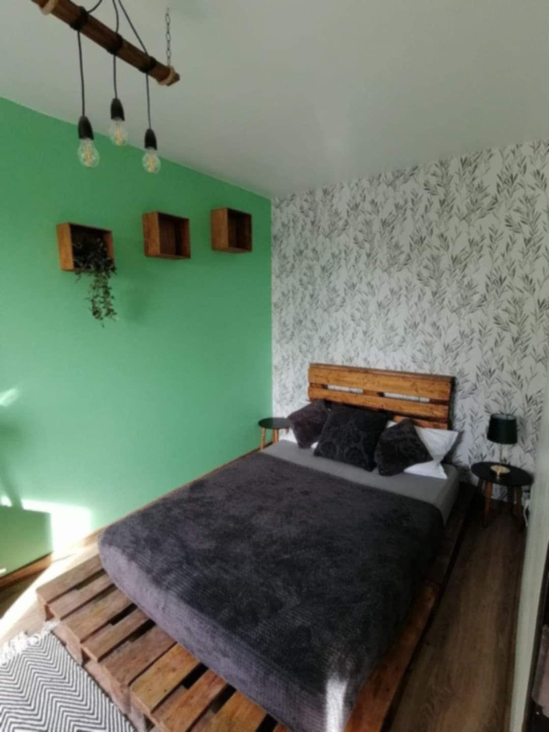 Închiriez apartament cu 2 camere - imagine 1