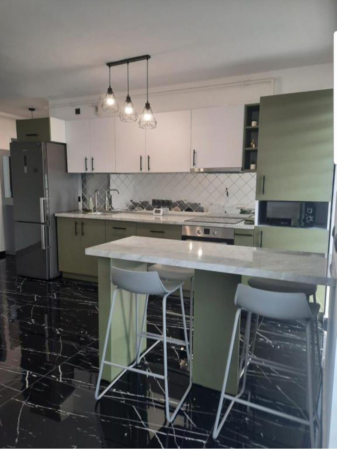 Închiriez apartament pe termen lung - imagine 1