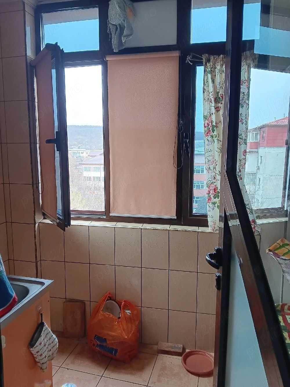 Apartament cu doua camere, Ostroveni, Rm Valcea, jud Valcea - imagine 1