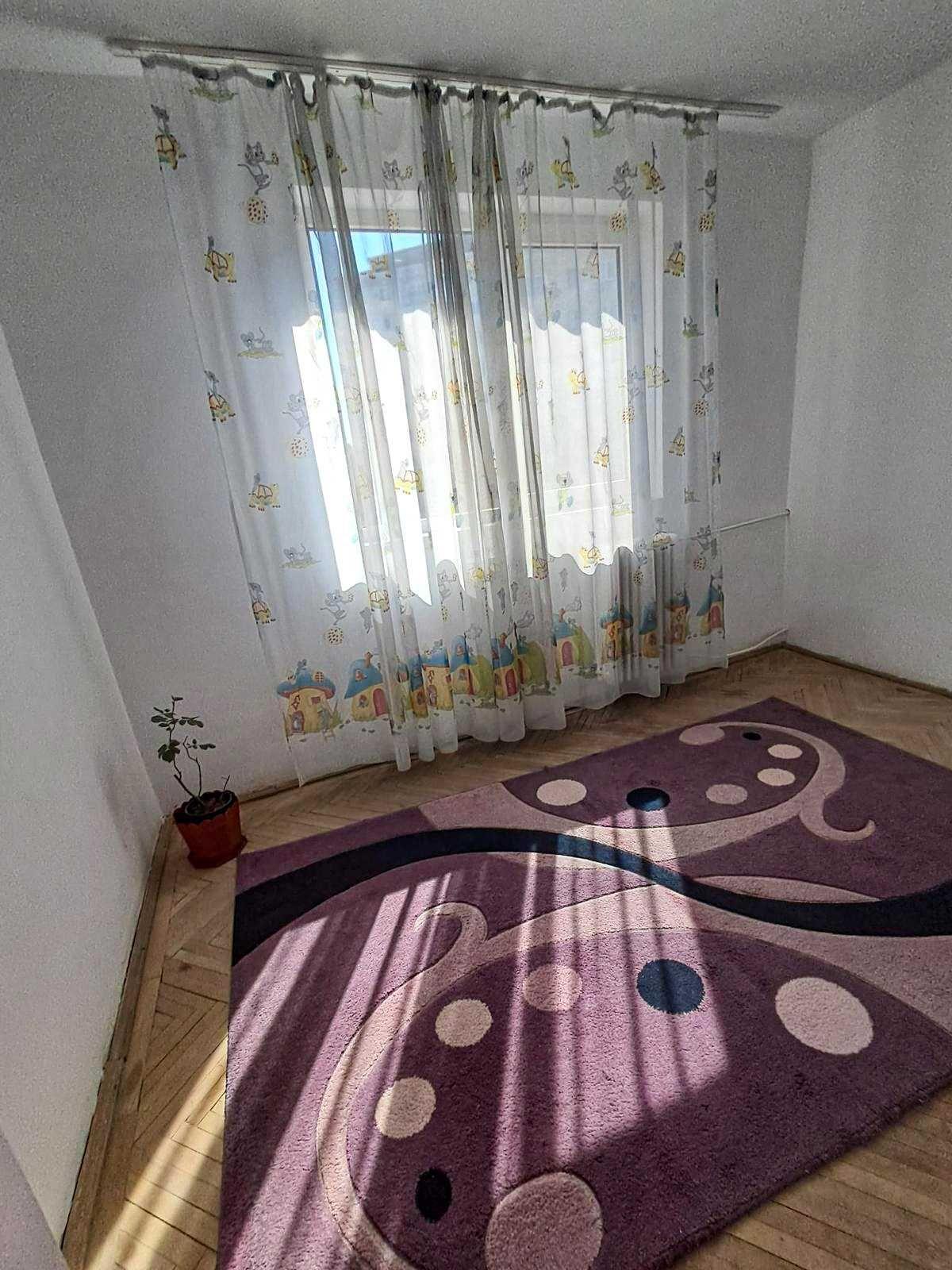 Apartament cu 3 camere | cu Balcon | Zona TIC-TAC Ostroveni