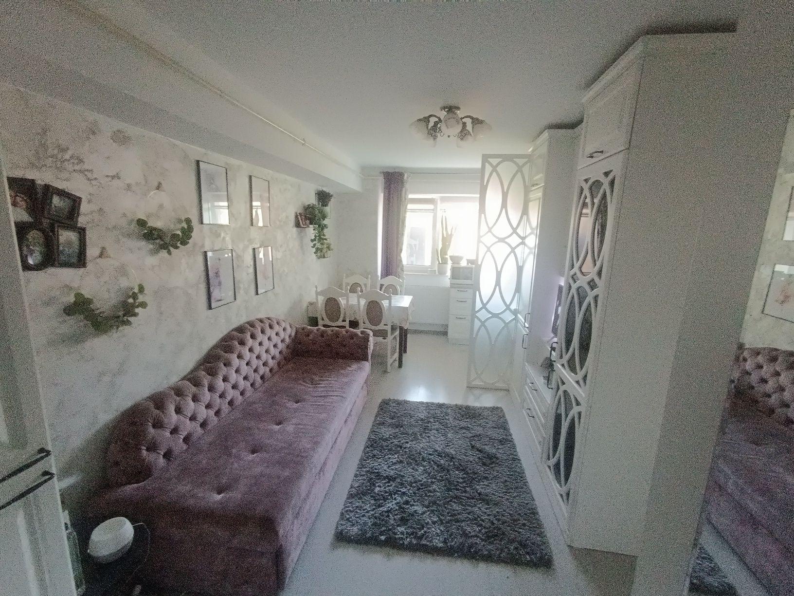 Persoană fizică vând ap cu 2 camere+boxă, zona Păcurari