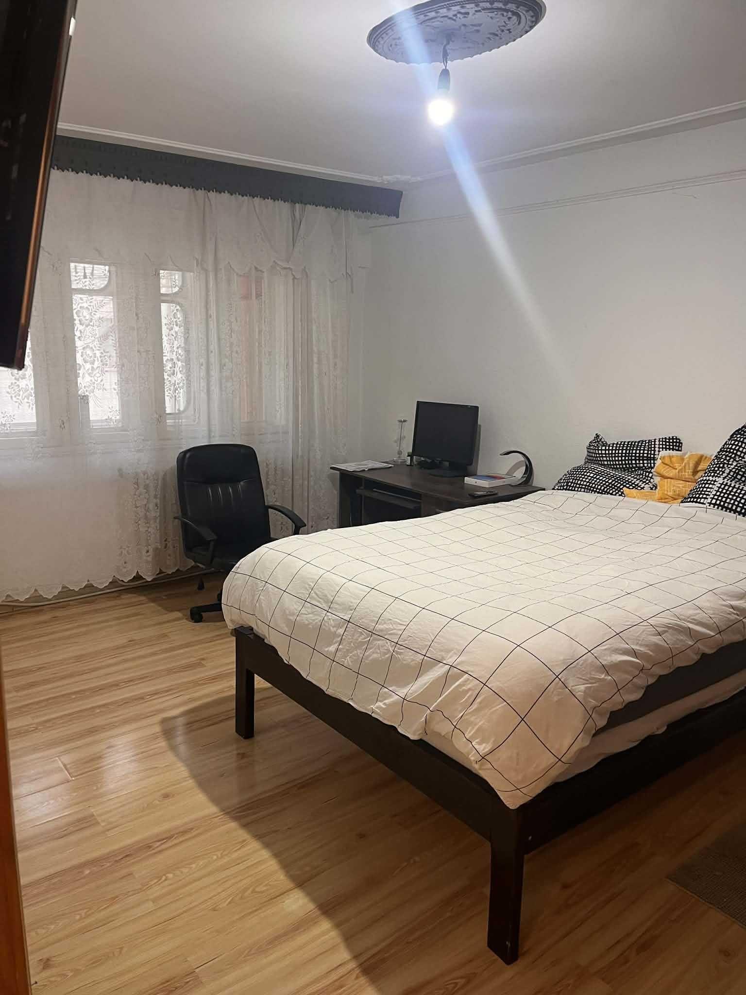 Vanzare Ap.3 camere,decomandat ,zona Dacia
