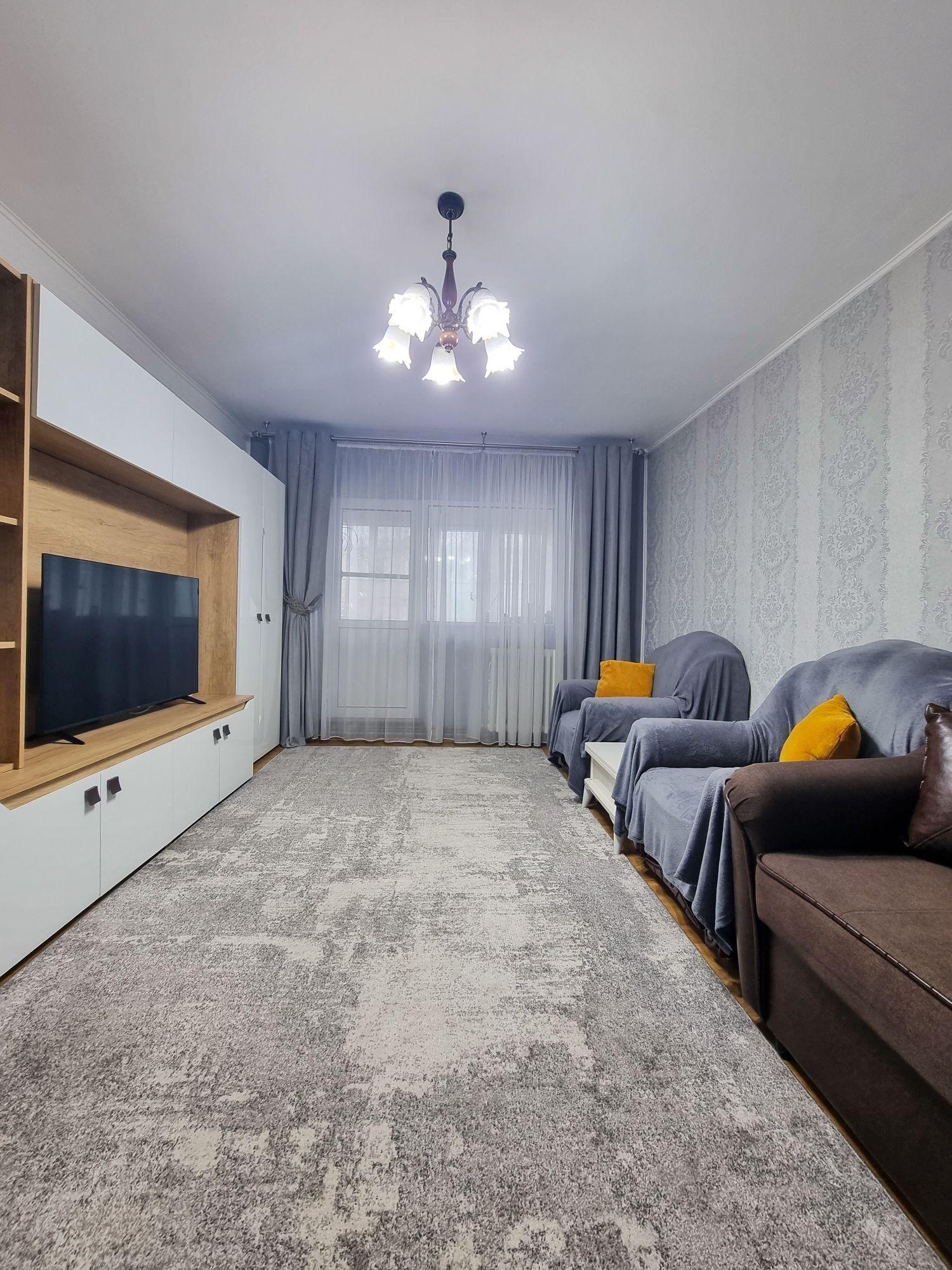 Apartament 3 camere - etaj 1/4 - decomandat - Mircea cel Bătrân - Iași