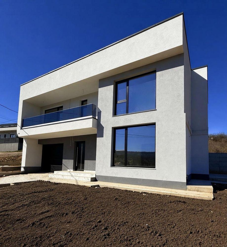 Vila NOUA Barnova cu 700 mp teren si 216 mp utili ,4 dormitoare , 4 bai , garaj inchis, zona linistita - imagine 1