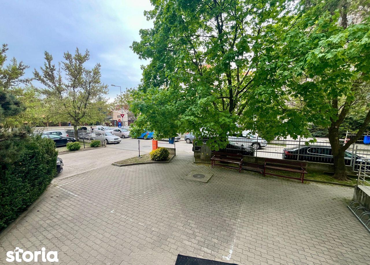 Proprietar vand Ap. 2 camere Et.1 cu 1 loc de parcare, 0% Comision!