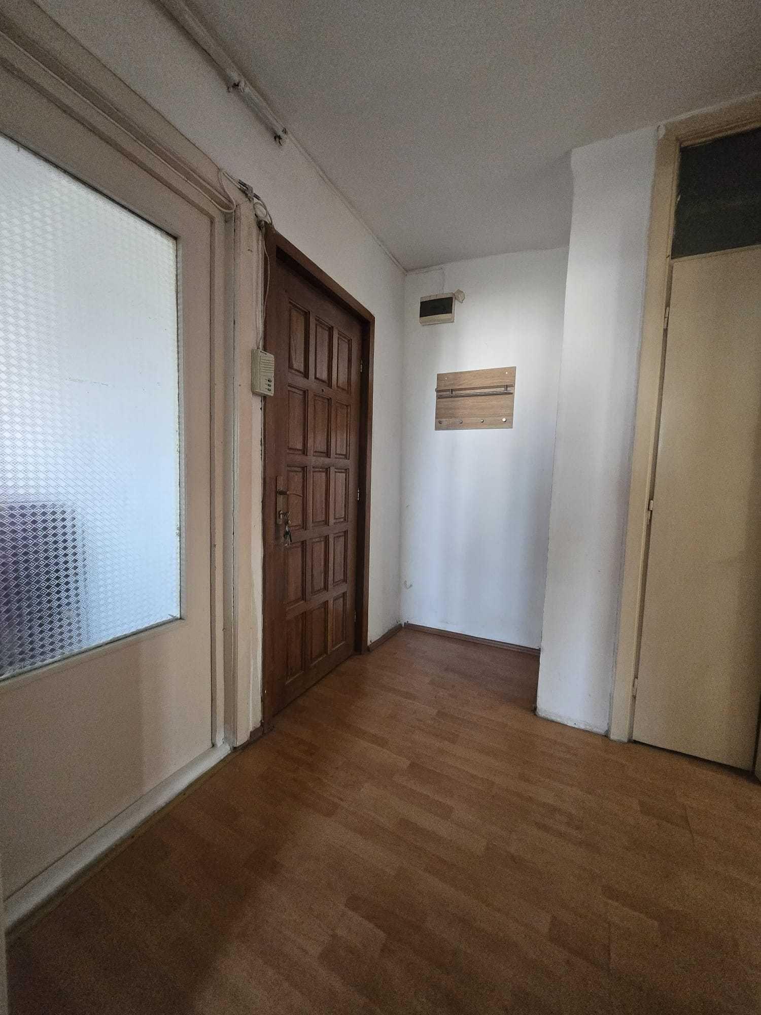 Apartament 3 camere decomandat etaj 3 zona Lipovei - imagine 1
