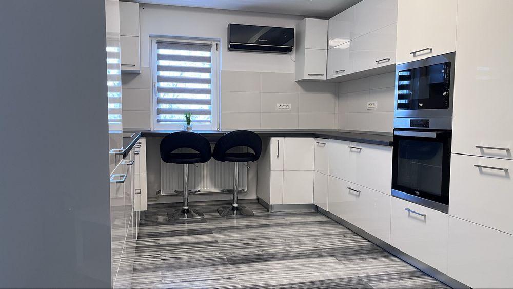 Proprietar vand apartament cu 4 camere - imagine 1