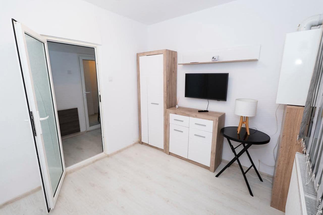 Garsoniera - Micro 19 - Spitalul Judetean - renovata - PROPRIETAR