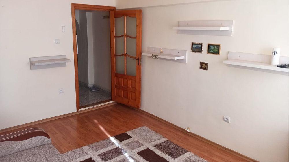 Inchiriez apartament 1 camera viaduct