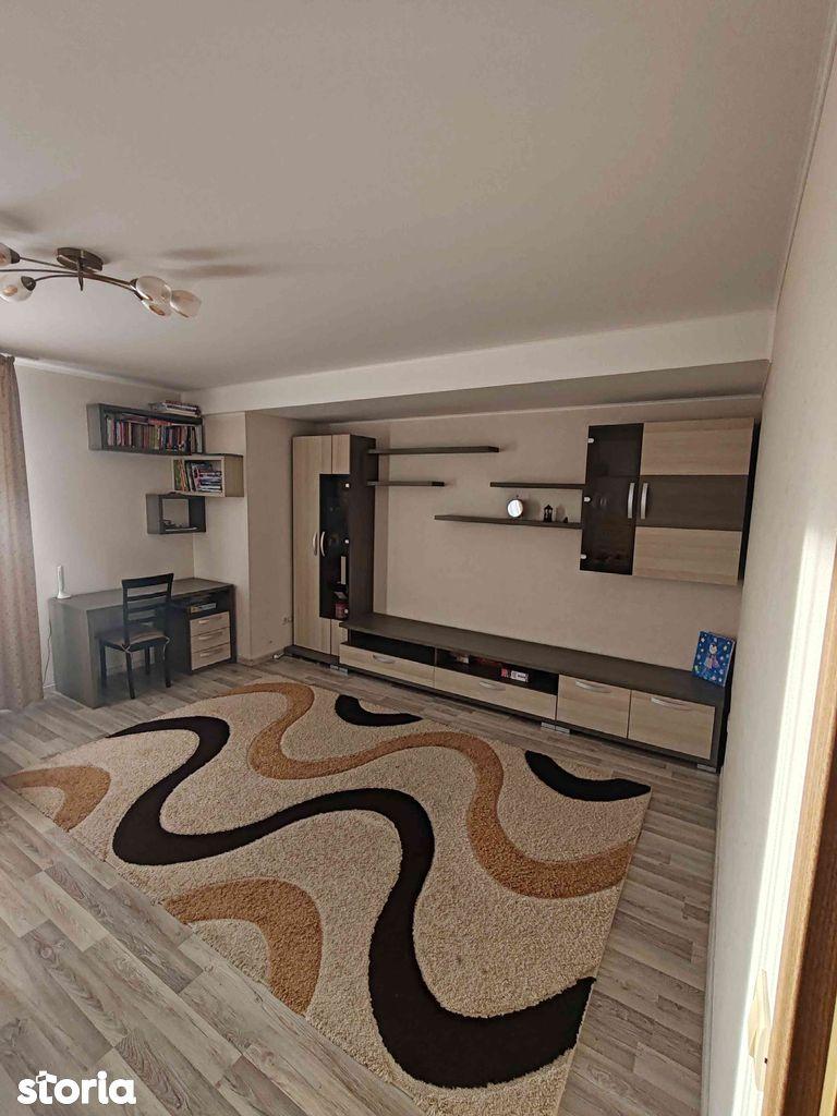 Apartament cu 2 camere decomandate, lift și aer condiționat - imagine 1