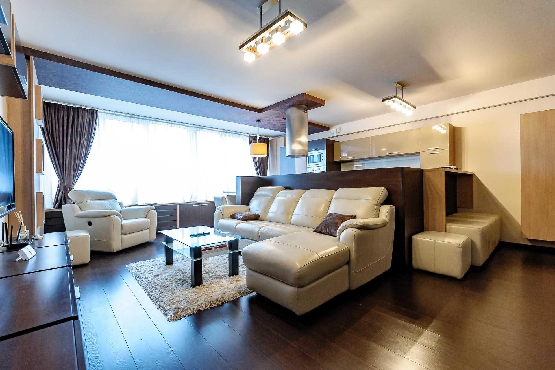 vand penthouse pe doua nivele