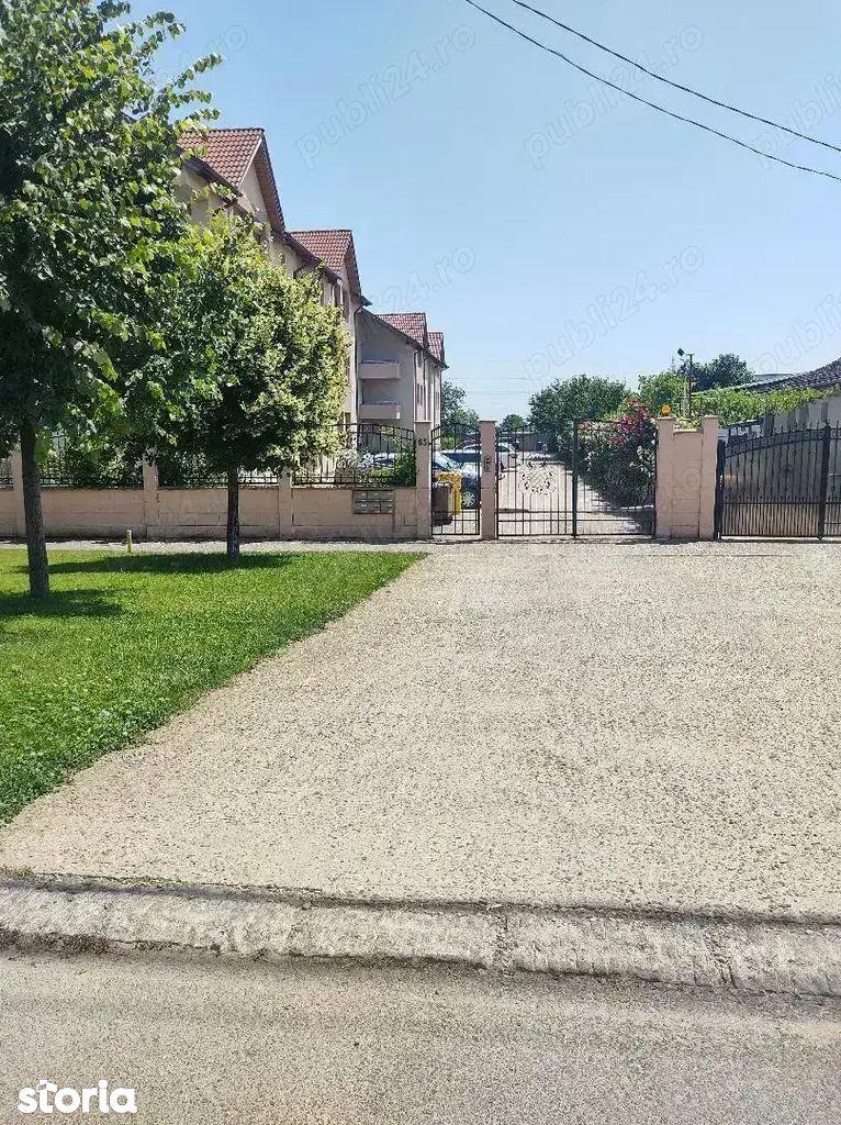 Vând ap.  3 camere, zonă foarte bună,    Micălaca , parcare în curte