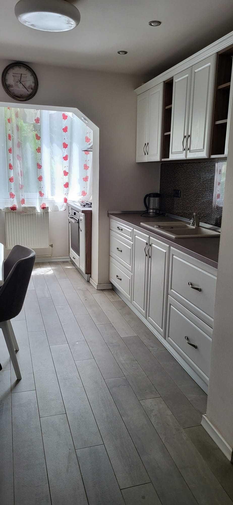 Inchiriez apartament 2 camere