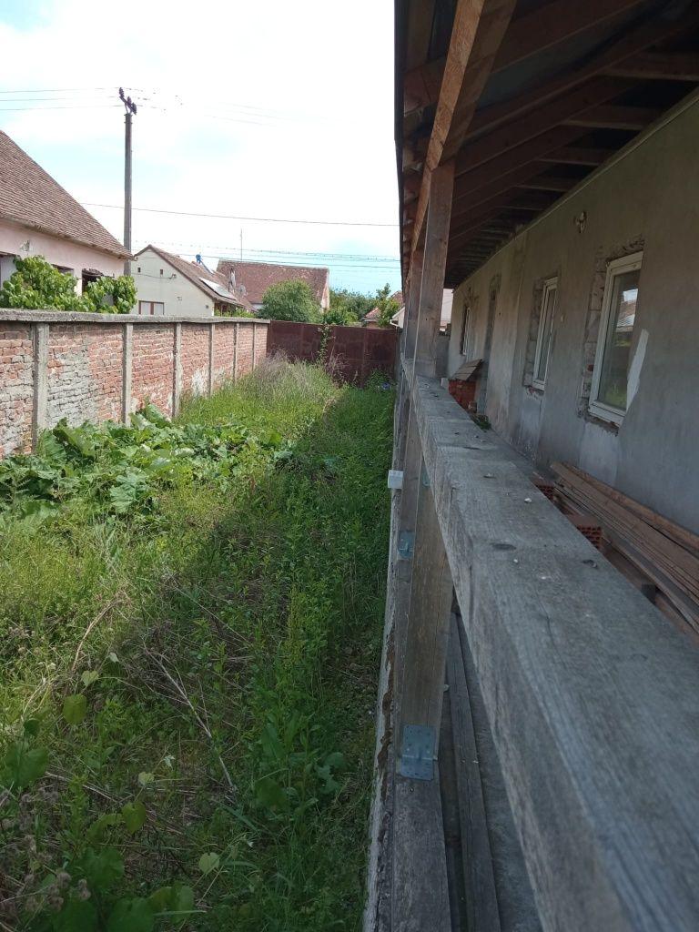 Vand  casa cu teren de 1400 mp direct de la proprietar