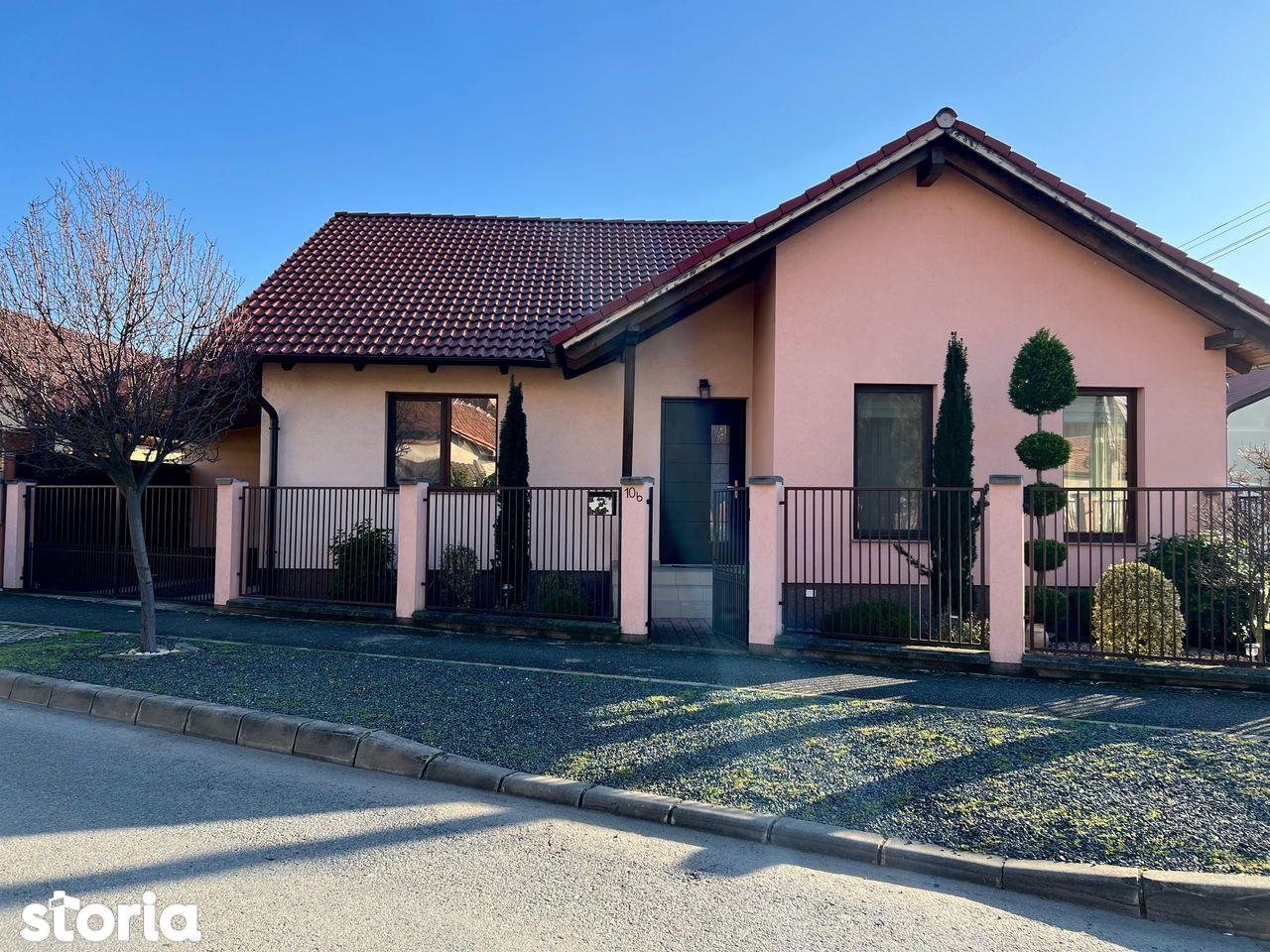 Casa parter 3 camere, garaj si anexa