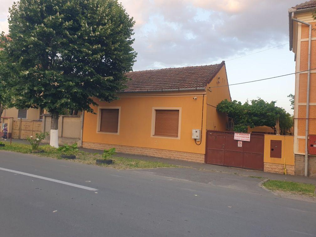 Vând casă în Pârneava, str. Oituz, teren 953 mp