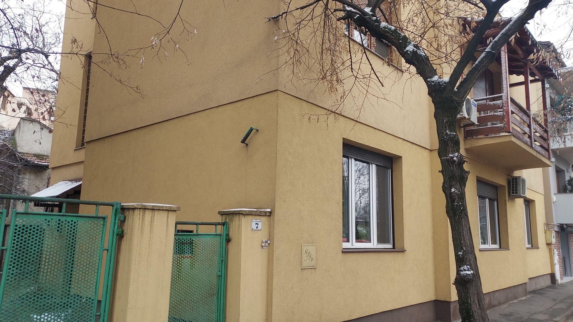 Doua imobile zona ultra centrala ,str Praporgescu!