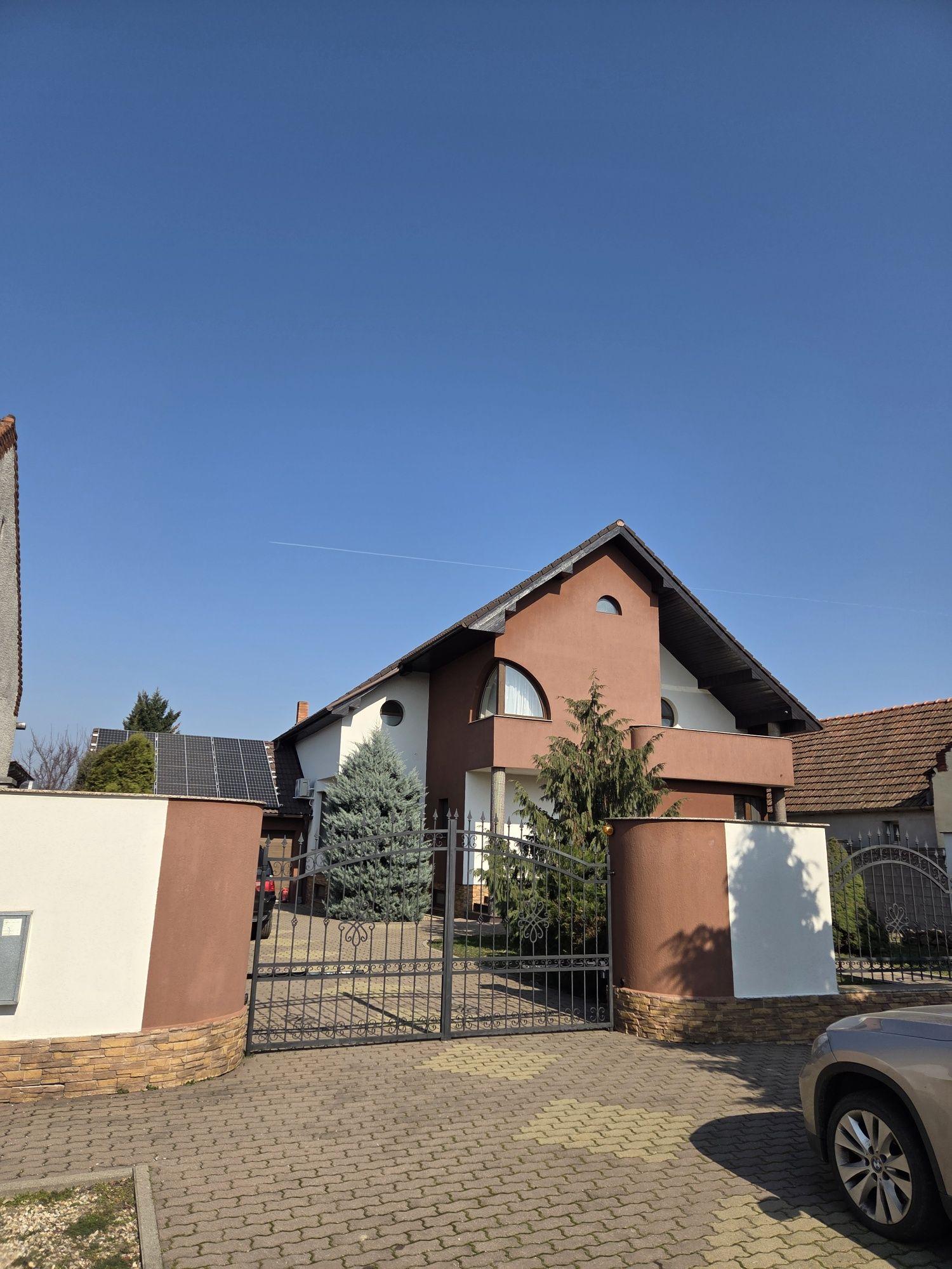 Vand Vila/Casa Deosebita in Arad/Micalaca