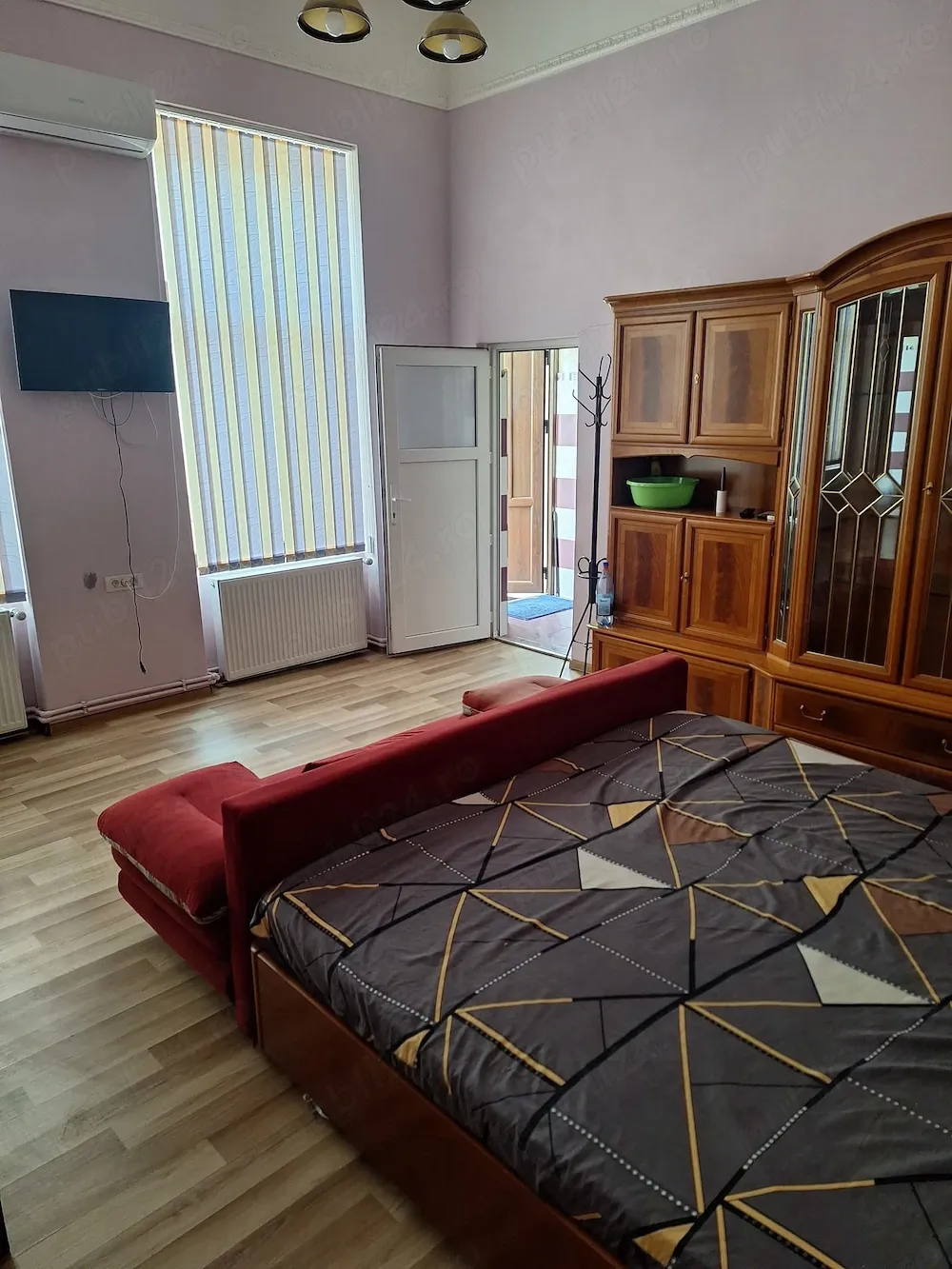 Apartament 1 cameră foarte spatios zonă centrală (spate teatru) arad ieftin si foarte bun