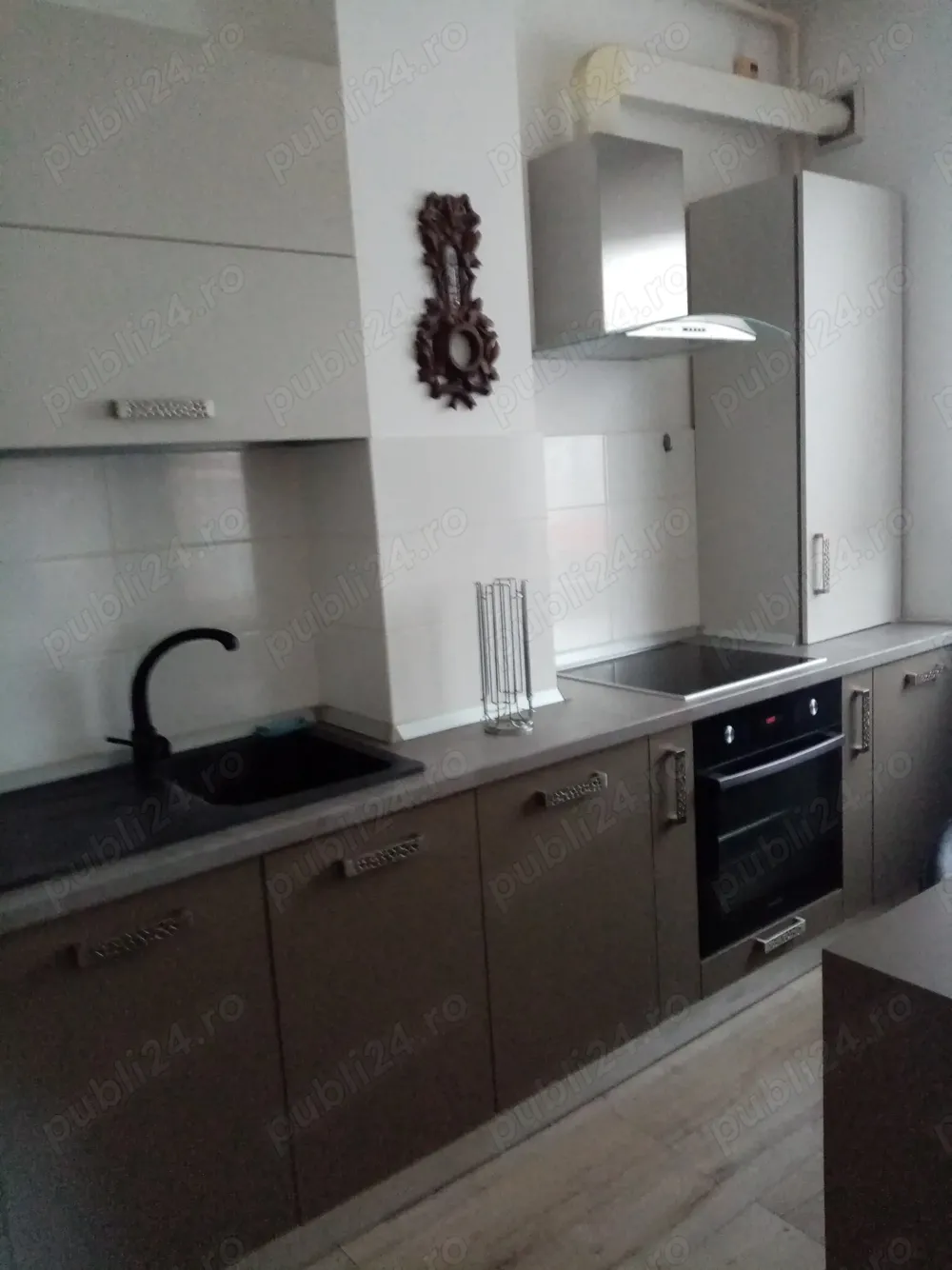 Închiriez apartament 2 camere penthouse. Ared Uta.