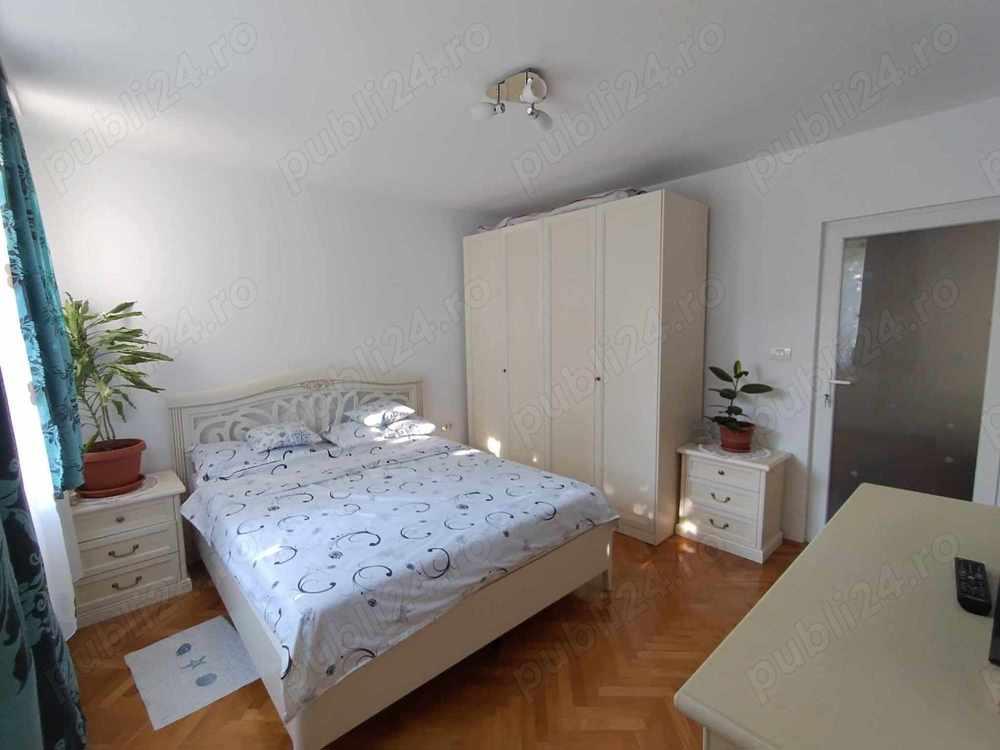 Vand apartament 2 camere zona Podgoria