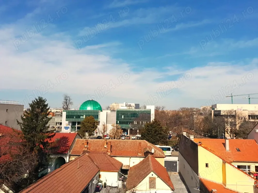 Vand apartament 2 camere, zona Podgoria   vedere la Parc Pădurice