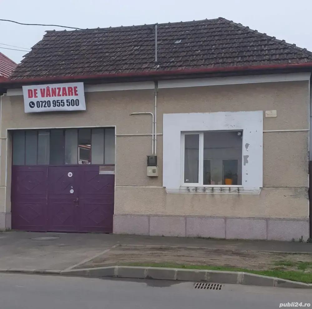 Casa cu teren 780mp,Aradul nou, Constitutiei nr 65, 2 apartamente. singur in curte