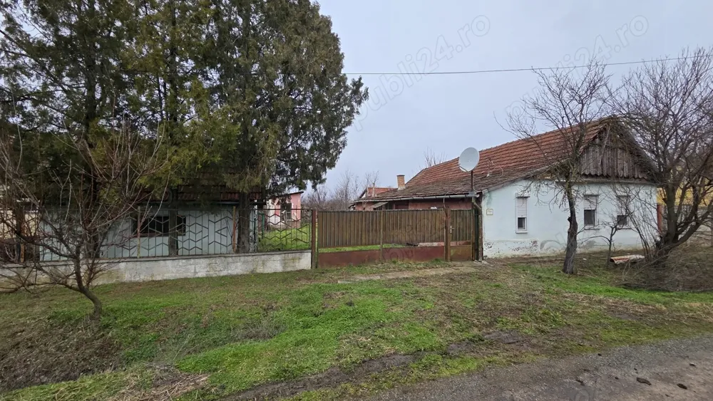 Vând casă in localitatea Dombegyház (Ungaria),la o distanță de aproximativ 17