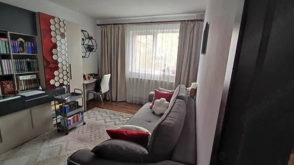 Apartament cu 2 camere decomandate, 36 mp, et 1, Cluj Napoca, 135000 eur - imagine 1