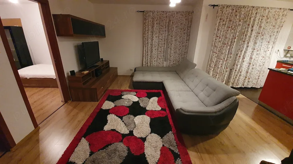 Inchiriez apartament 3 camere Floresti