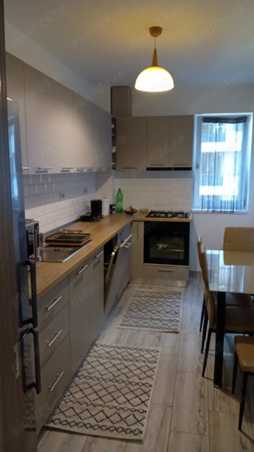 Inchiriez ap 2 cam bloc Nou Victoria Rezidential ,parcare privata. - imagine 1