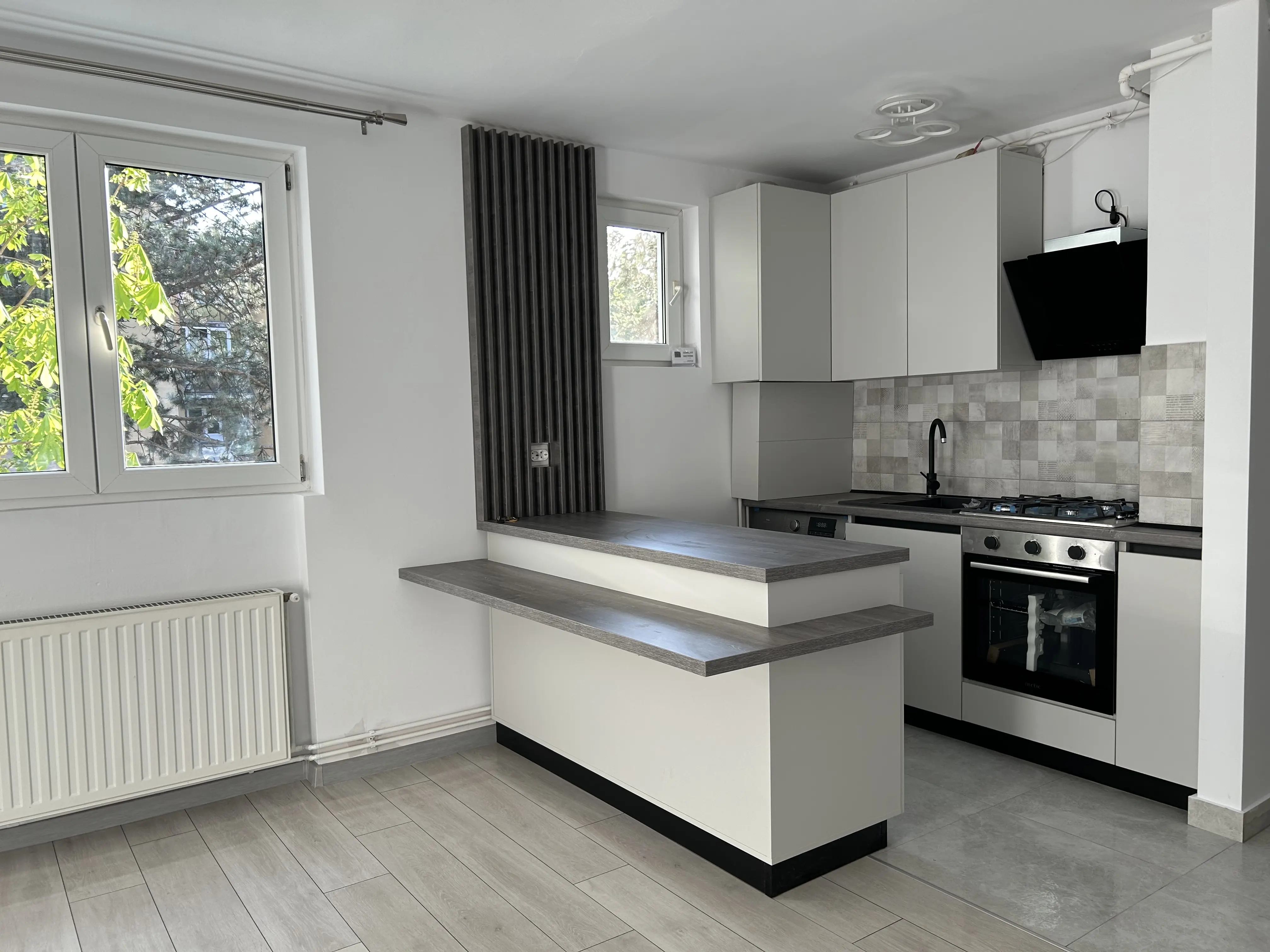 Închiriez apartament 2 camere