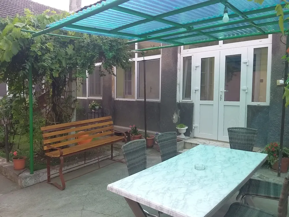 Casă de vânzare   zonă centrală, Oradea (ideală pentru locuință sau activități medicale comerciale)