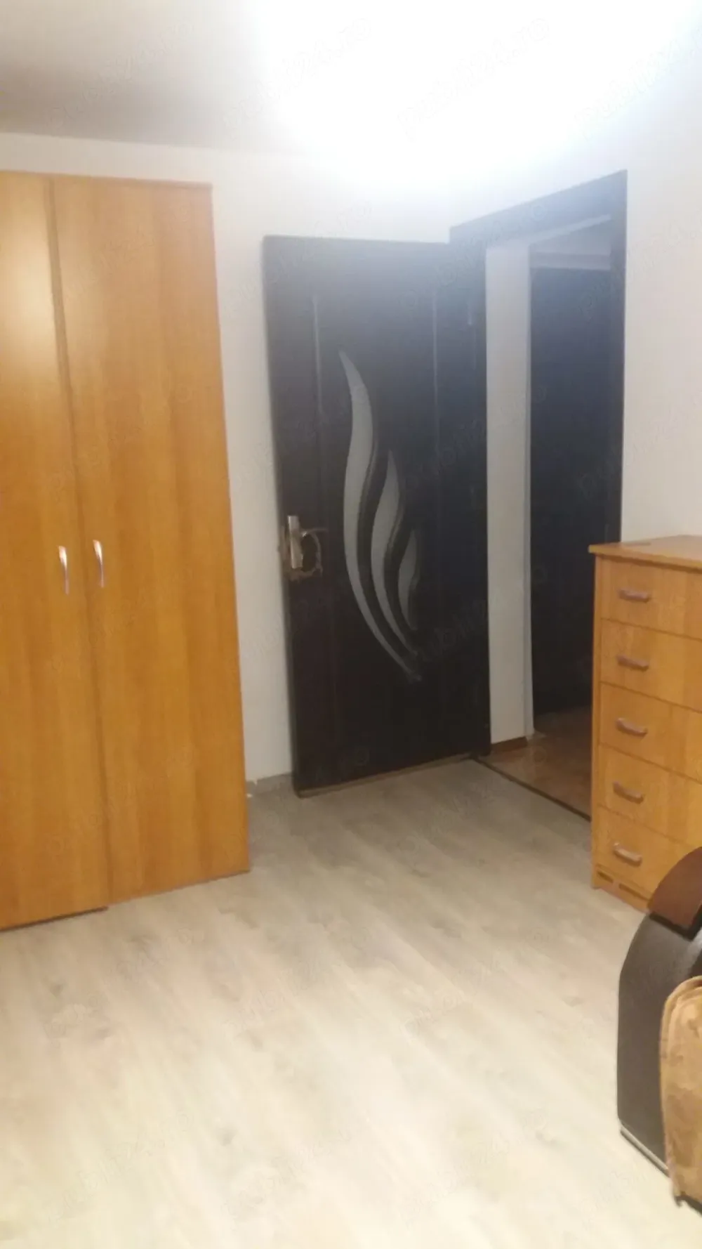 Închiriez garsonieră - imagine 1