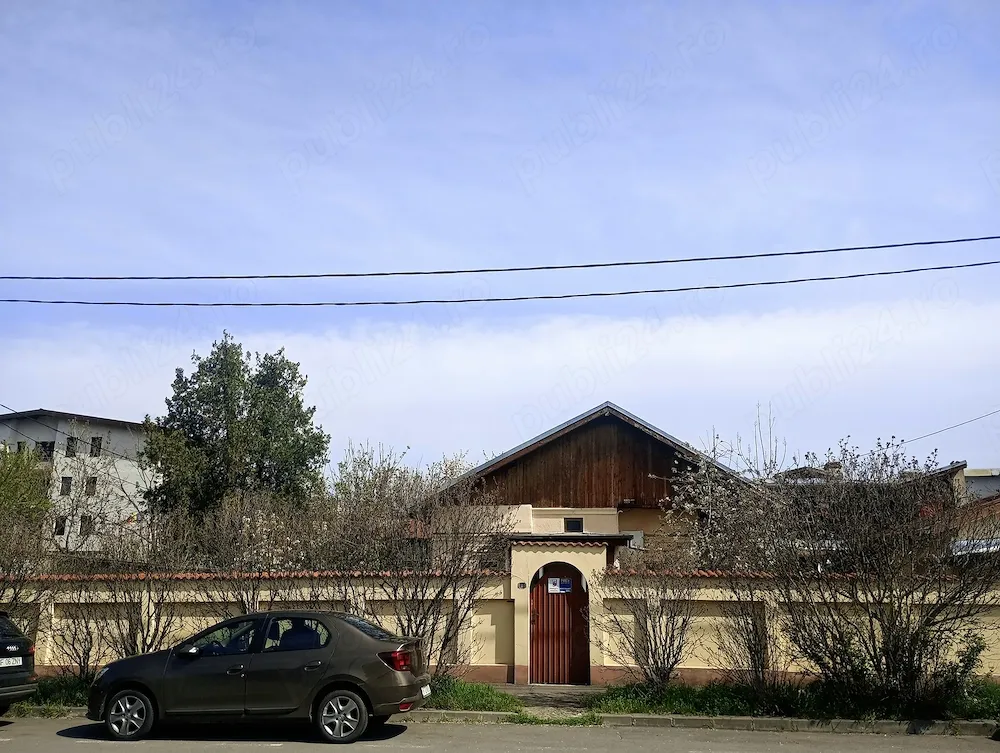 Proprietar vând Casă la Curte