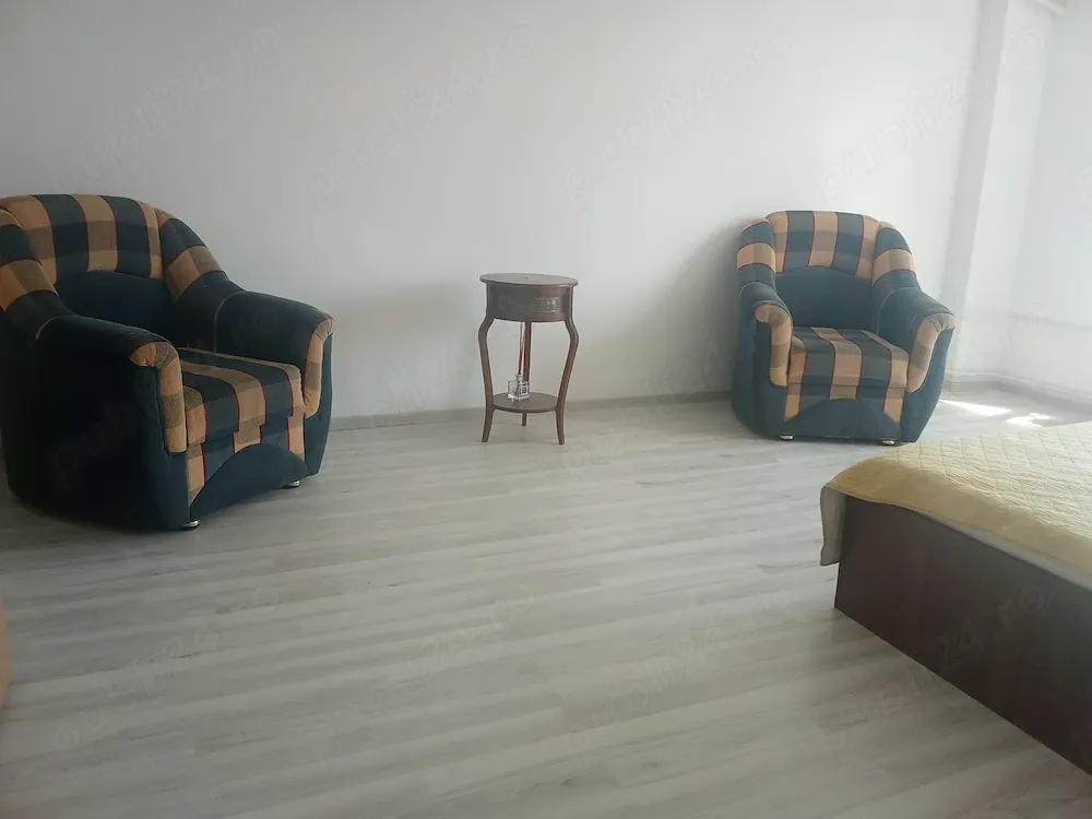 Inchiriez garsoniera Stefan cel Mare - imagine 1