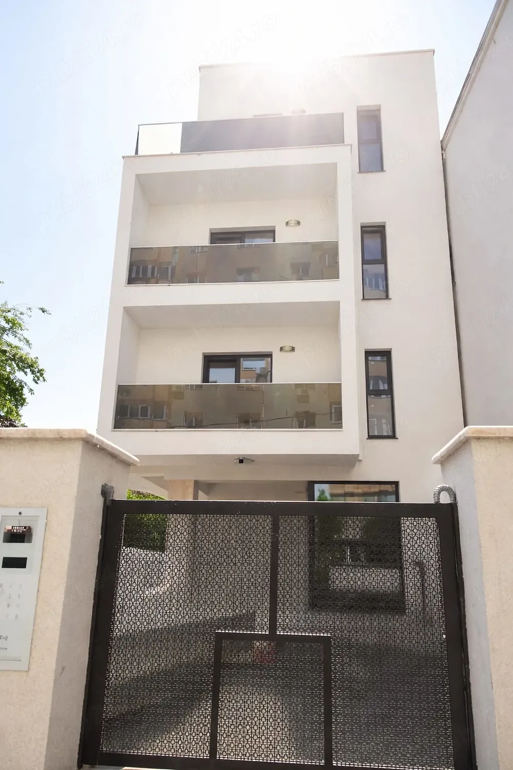 Vând apartament de lux. Strada Pâncota Nr 82