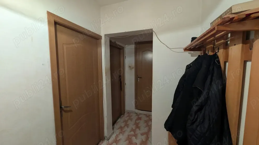 Apartament 4 camere, etaj 2 10, Șos.Olteniței, langa metrou, bloc reabilitat