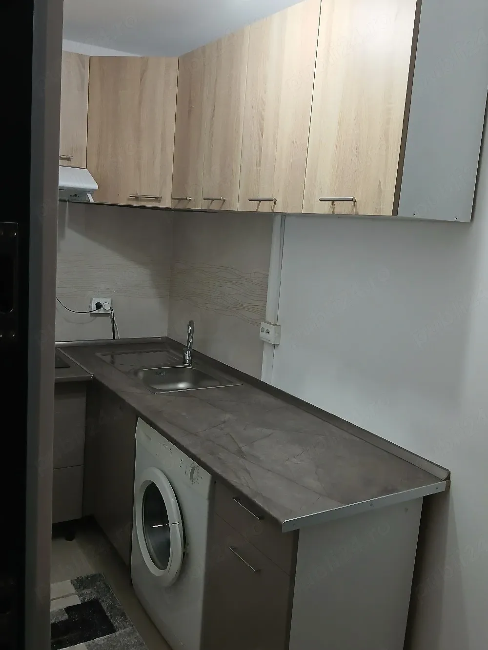 Inchiriez garsonieră in Bld Poitiers zona Granit