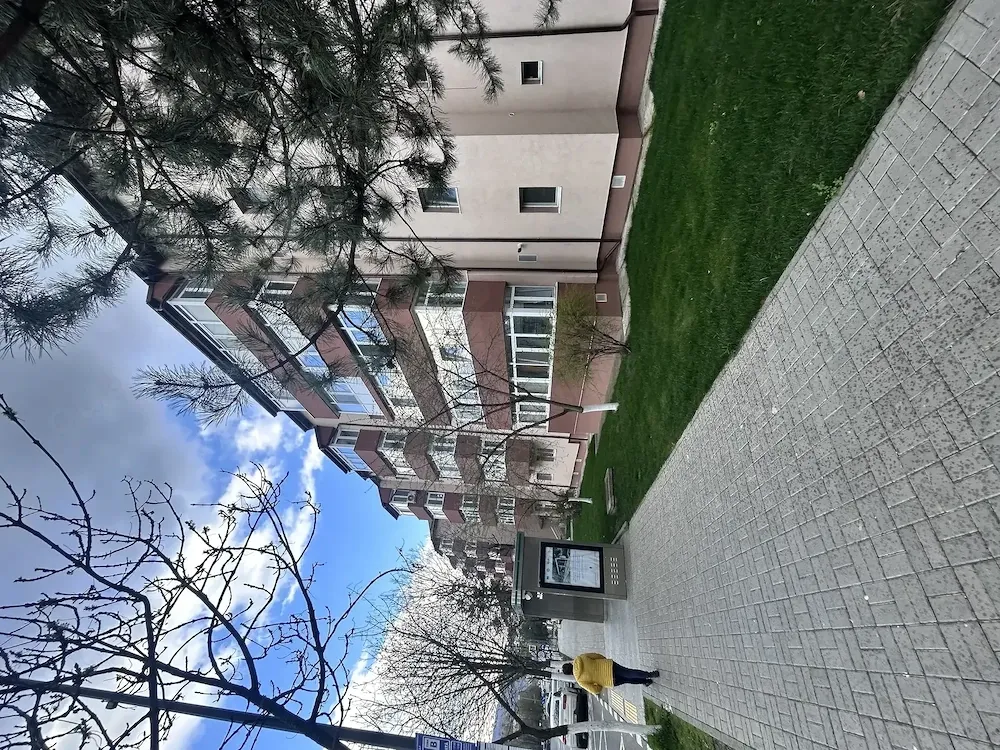 Vând apartament cu 2 camere in zona republicii - imagine 1