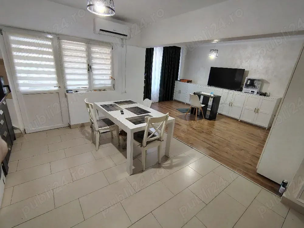 Vand sau schimb apartament cu 3 camere in centrul orasului Ramnicu Valcea etaj 4 - imagine 1
