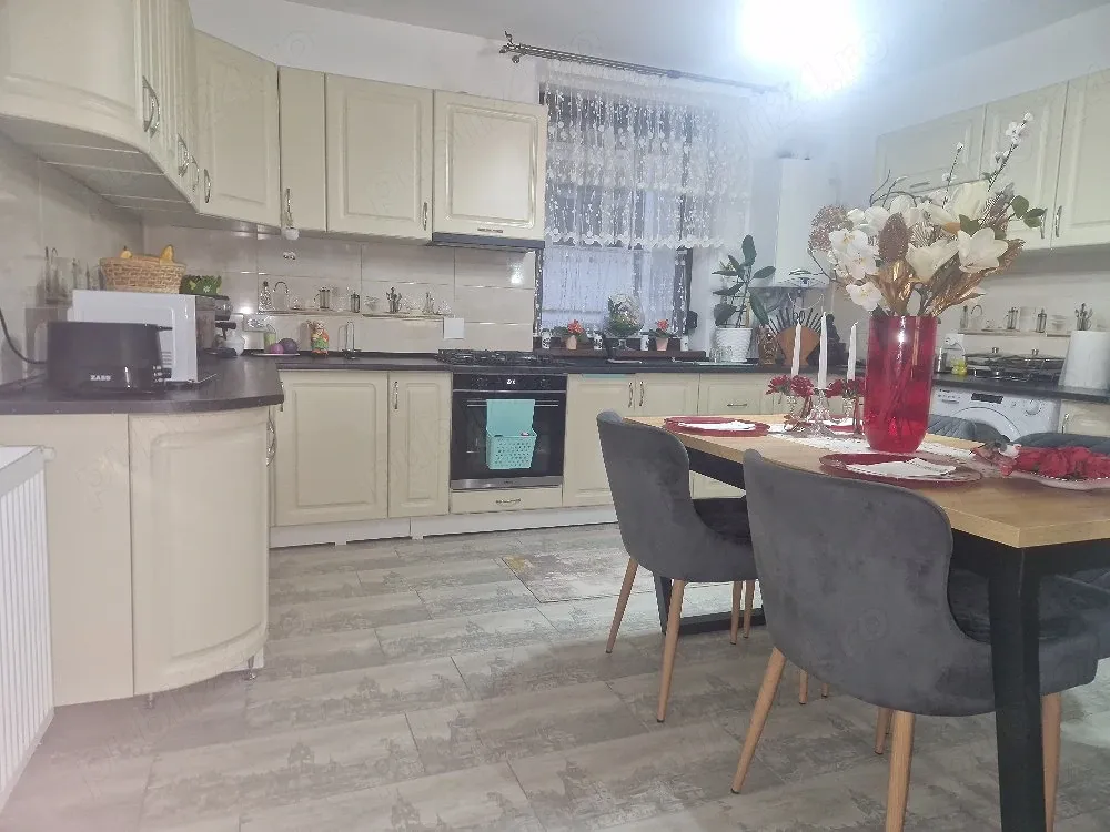 Apartament 3 camere bloc nou