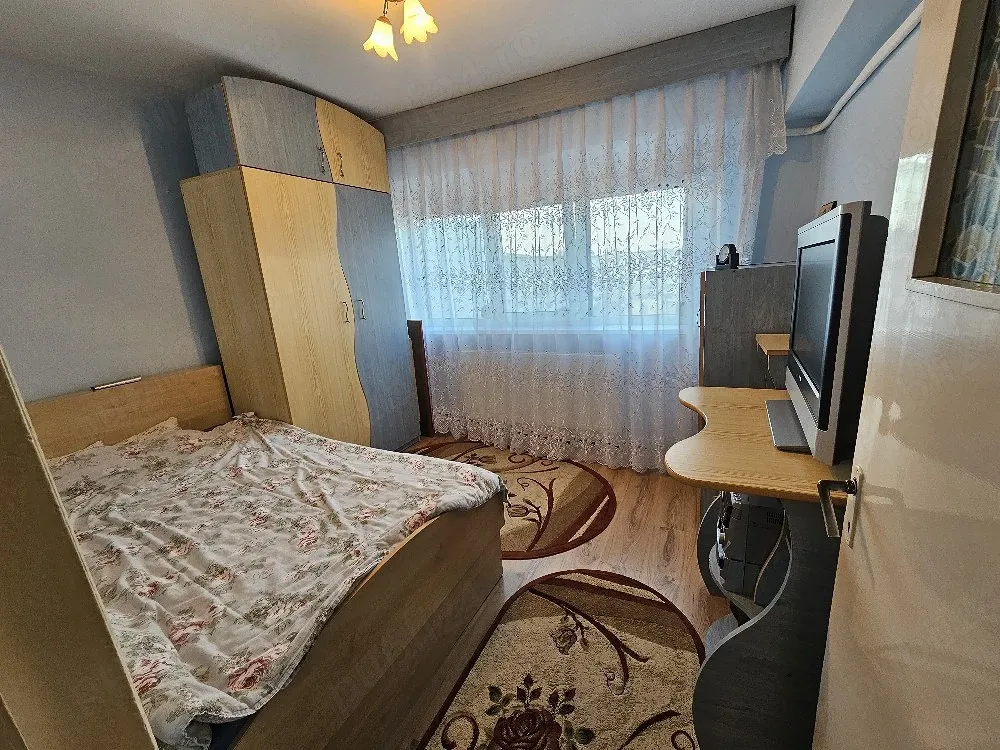 de vanzare apartament 3 camere - imagine 1