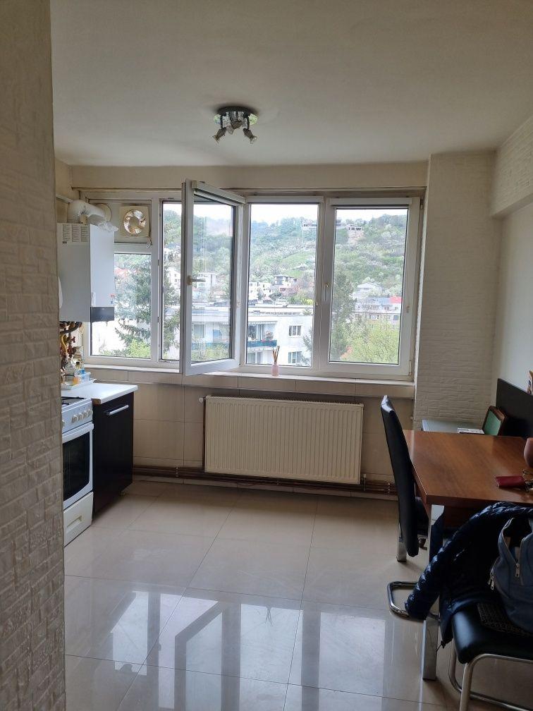 Vând apartament 62 m pătrați +balcon  9m pătrați Cart.Grigorescu - imagine 1