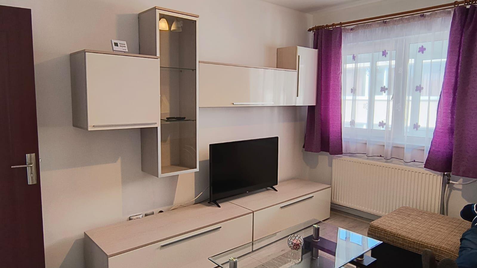 Pers.fizica închiriez apartament 2 cam decomandate, str Somesului Floresti