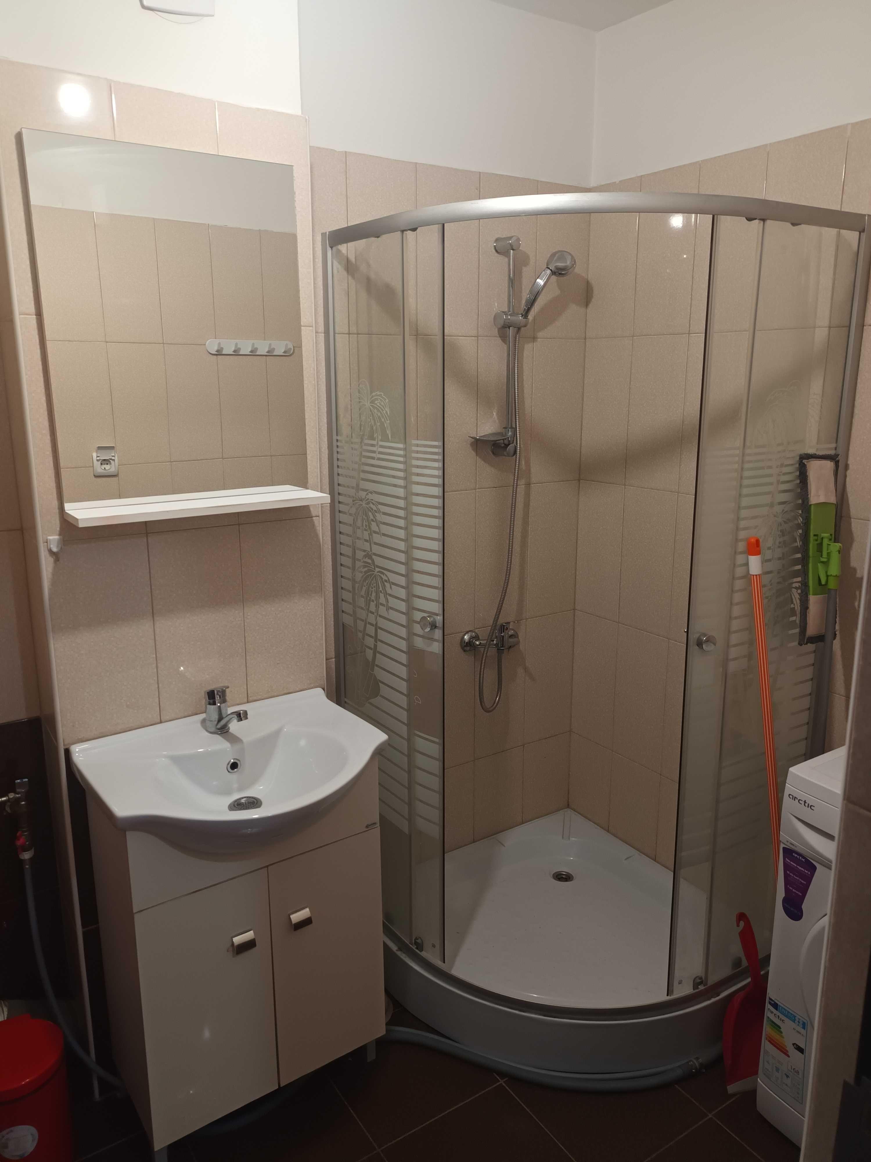 Inchiriez ap 2 cam, 50 mp  cu parcare str Cetatii